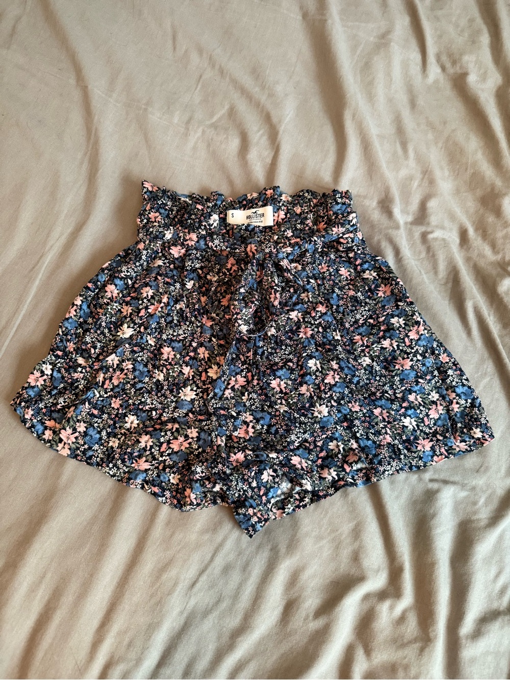 Hollister Navy Floral Ruffle-Waist Shorts